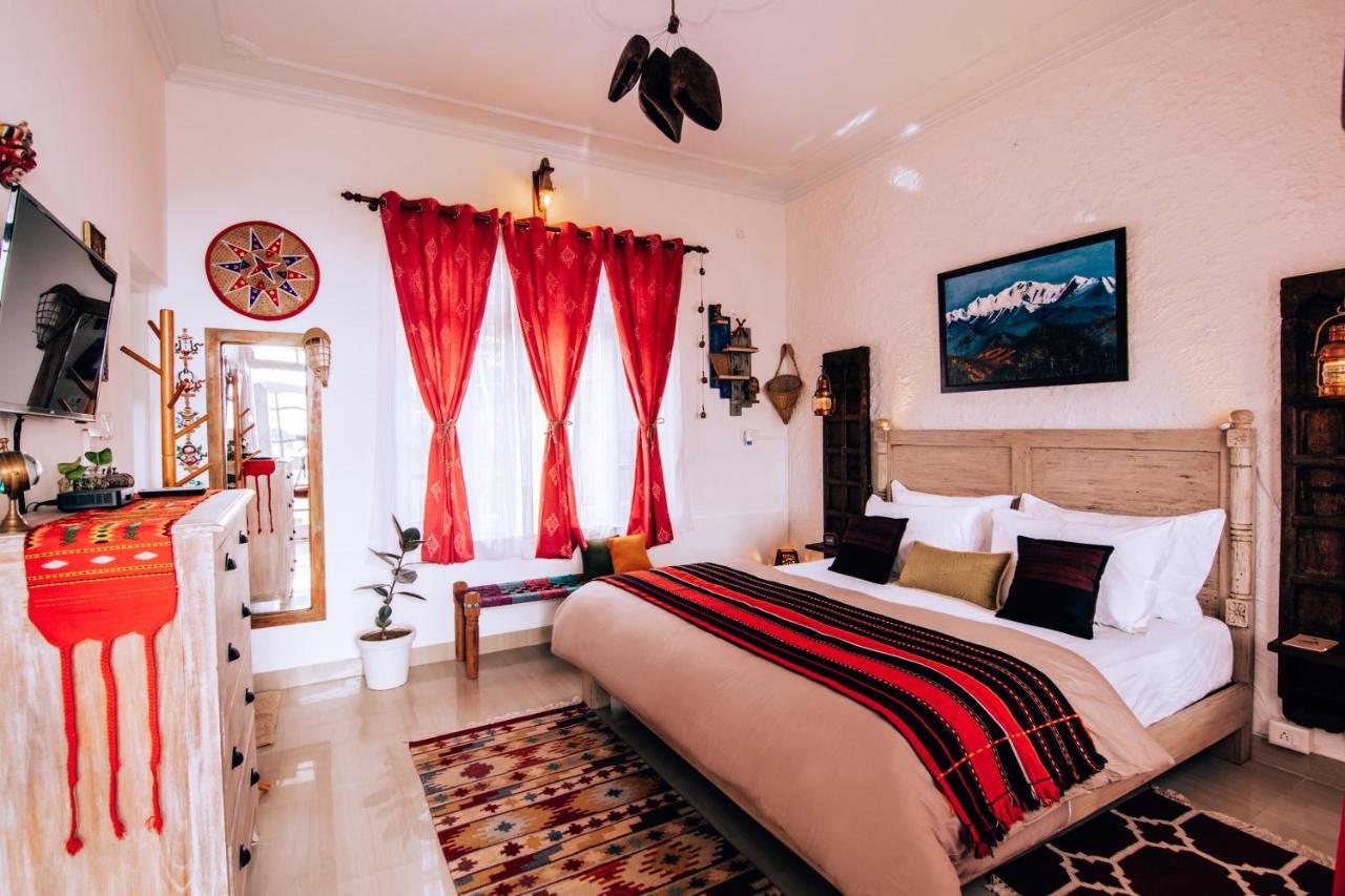 Parvatah Villa Bir  Exterior photo